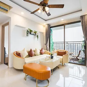 Saigon Cbd - Infinity Pool Apartment